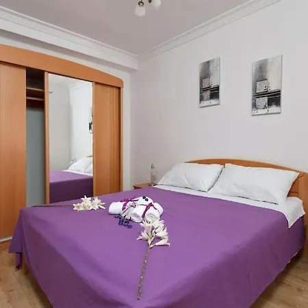 Apartman Tihi Val *