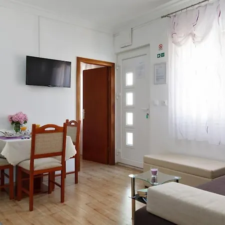 Apartman Tihi Val