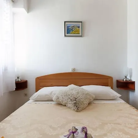 Tihi Val Apartman *